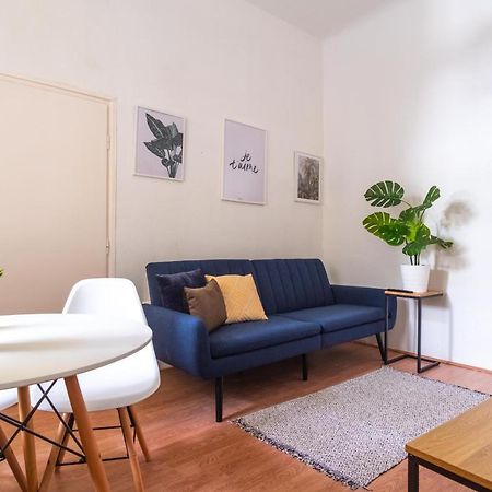 Very Central 1-Br Apt With Patio Leilighet Budapest Eksteriør bilde
