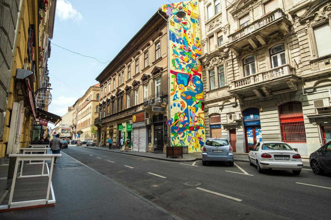 Very Central 1-Br Apt With Patio Leilighet Budapest Eksteriør bilde