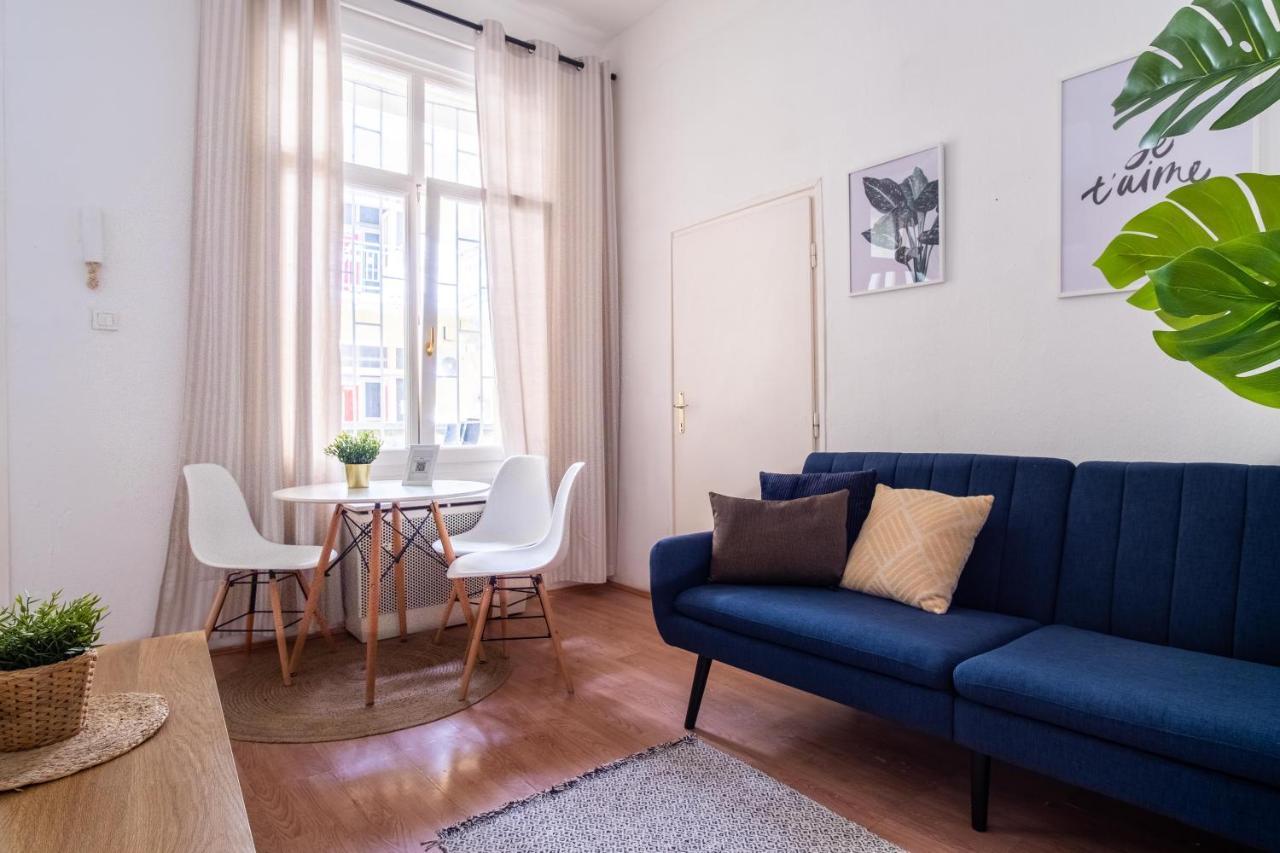 Very Central 1-Br Apt With Patio Leilighet Budapest Eksteriør bilde