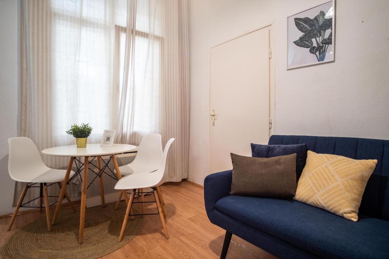 Very Central 1-Br Apt With Patio Leilighet Budapest Eksteriør bilde