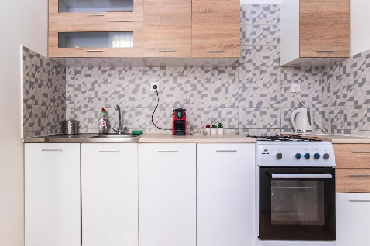 Very Central 1-Br Apt With Patio Leilighet Budapest Eksteriør bilde