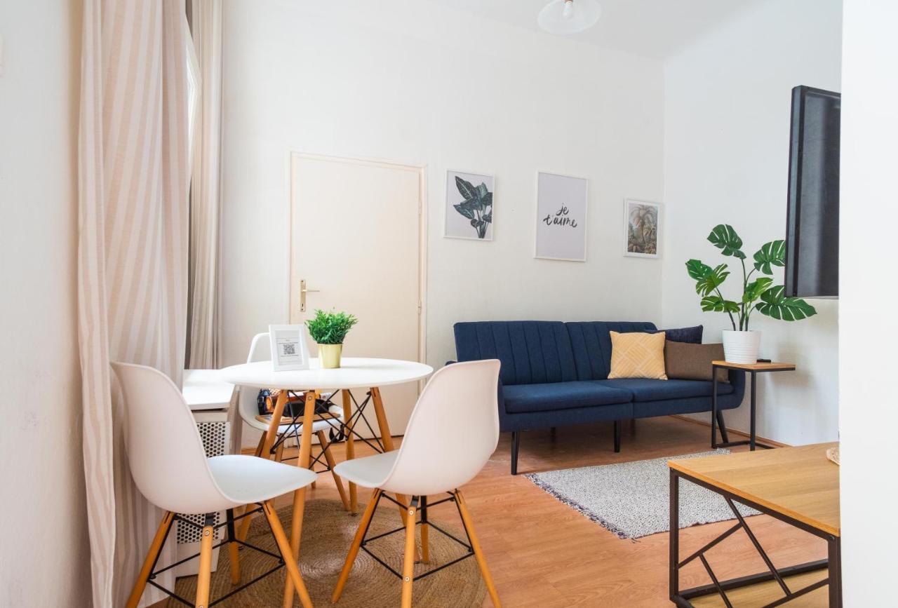 Very Central 1-Br Apt With Patio Leilighet Budapest Eksteriør bilde